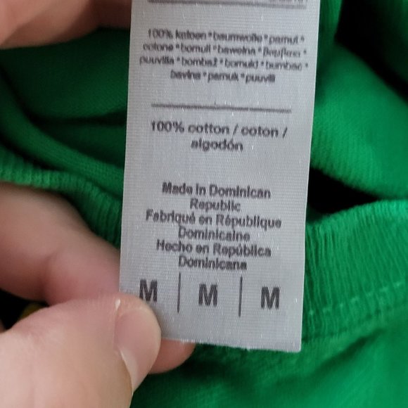 Gildan Mens Presents Speak Louder Than Words Grinch Graphic Shirt Size Medium - Picture 5 of 9